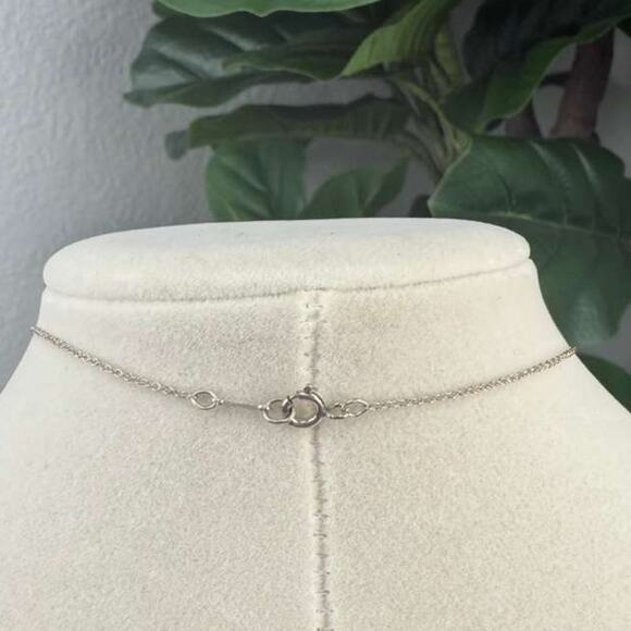 💎✨Authentic Tiffany & Co. Paloma Picasso Kiss Sterling Silver Necklace. - Picture 3 of 4